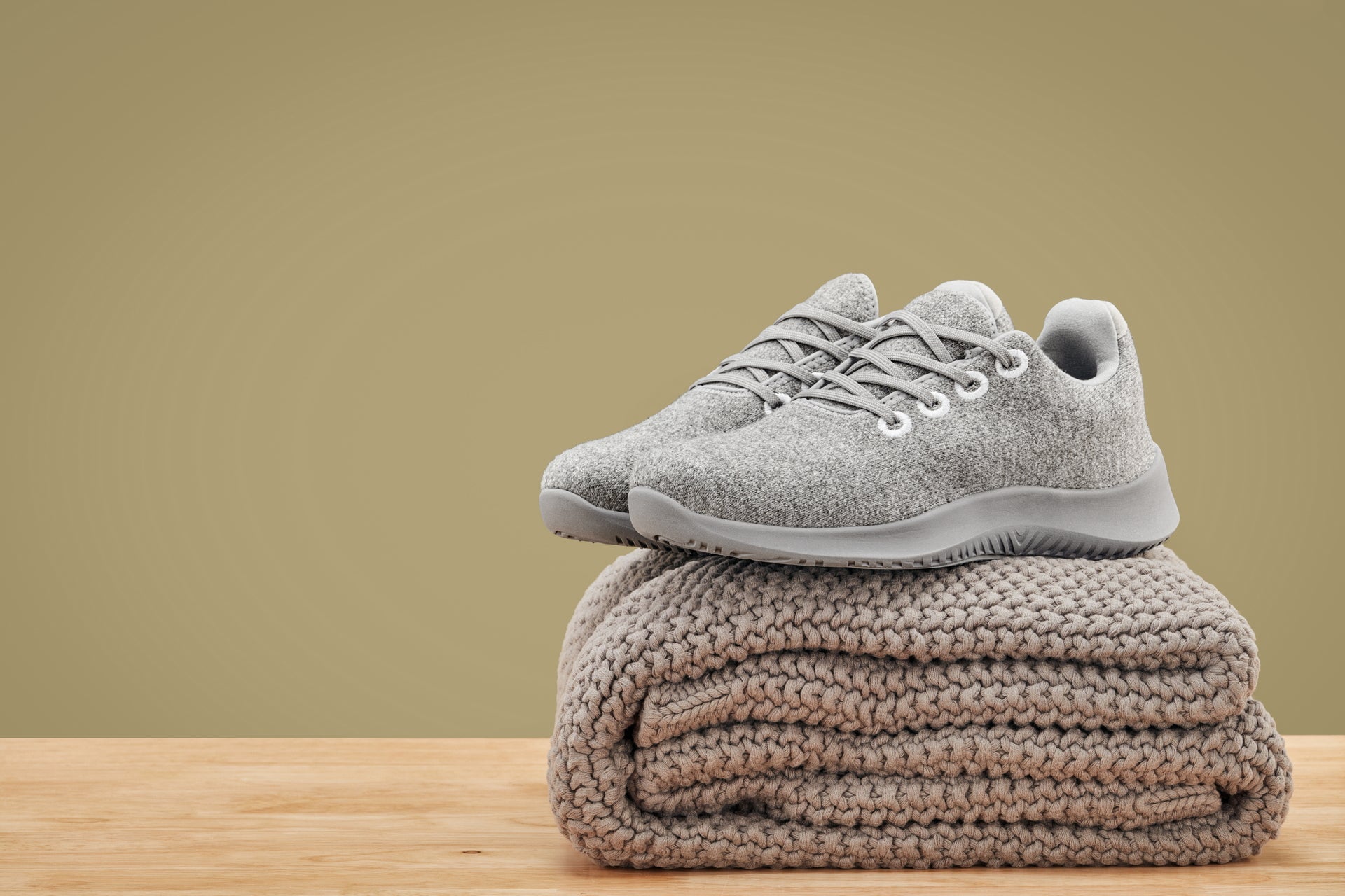 CALTO - Q501 - 2.4 Inches Taller (Heather Grey Merino Wool) - Ultra Lightweight Sneakers